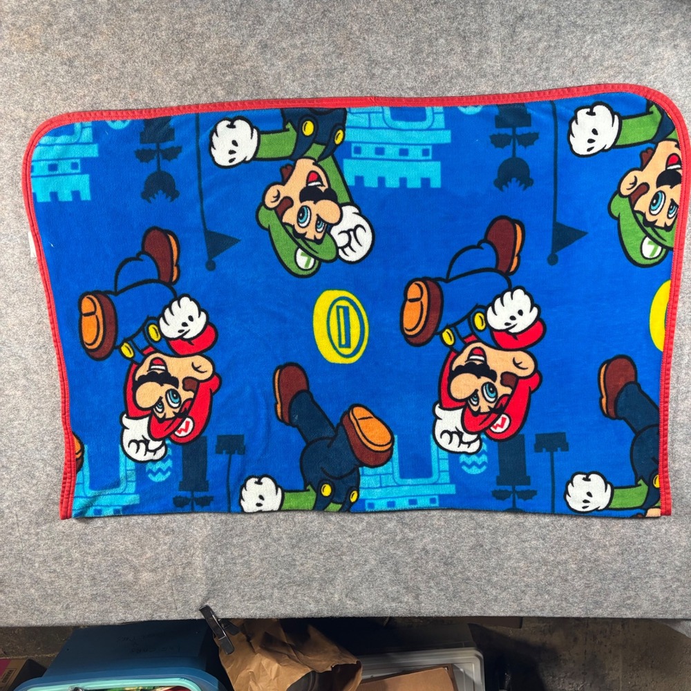 Super Mario Bros Fleece‎ Blanket Throw Red Mario Luigi Castle Design 58x43"